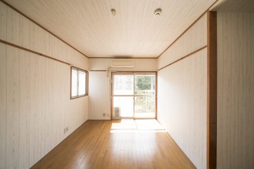 お部屋は2階、1DK。日当たりのいいお部屋です。