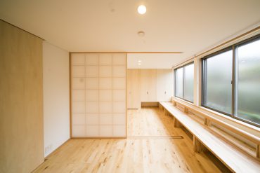 2018年2月にできた新築、木をふんだんに使ったお部屋です。