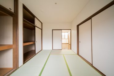 和室6帖は大容量の押入れと、真新しい畳表が魅力。