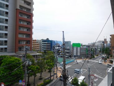 世田谷通りを見下ろせます