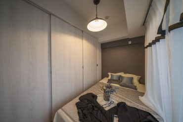 リビングダイニンとベッドルームとなる洋室は扉で仕切ることができます。