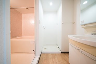 バスルームと洗濯機置き場、洗面スペースがひとまとまりに。