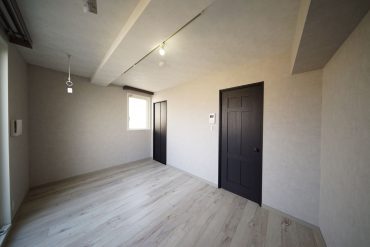 シックな7帖のお部屋