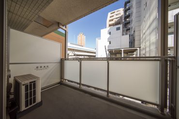 バルコニー。三軒茶屋のシンボル、キャロットタワーが見えます。