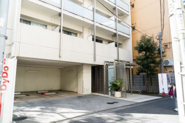 そんな三軒茶屋から徒歩3分、分譲賃貸のマンションです。