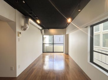 5階建て、2階部分の一室。