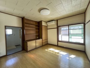 2Fに1住戸。2Kのお部屋です。