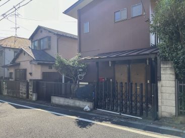 戸建てかと思いますよね。玄関が2つあるのです。