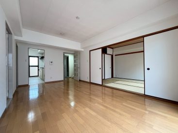 リビングから各部屋へアクセス可。