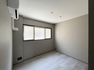 寝室となる約5.6帖の部屋。