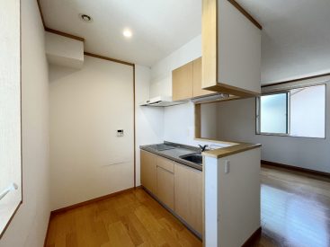 キッチンはカウンタータイプ。余裕の広さがあります。