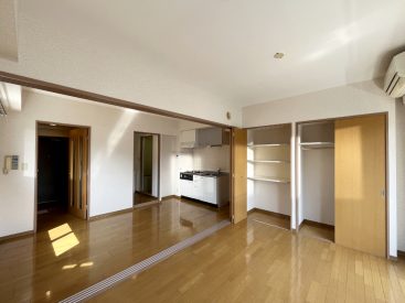 DKと洋室7帖の2部屋からなる間取り。