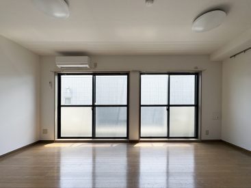 そのまま使うか、仕切って使うか迷う洋室。