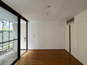 さっぱりと洗練された印象の内装です。