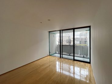 間取りはシンプルな1K。居室は約9.5帖。