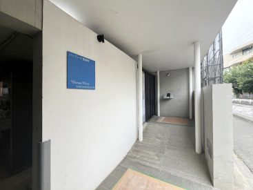2002年築マンション。きれいになった外装もお楽しみに。