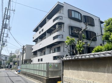 部屋のある1階は、目隠しフェンスでプライバシーばっちり。