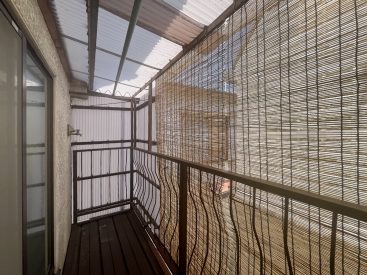 洗濯機置き場はバルコニーに。