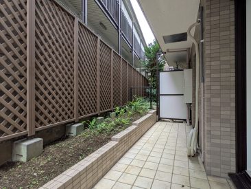 椅子を置いてゆったりくつろぐのもありですね。