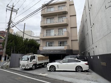 少し歩くとスーパーオオゼキもあります。