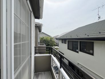 バルコニーは小さめですが南向きに。