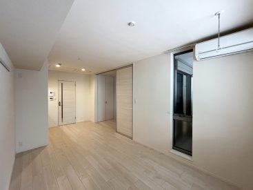 LDKは長いつくりの9.5帖。