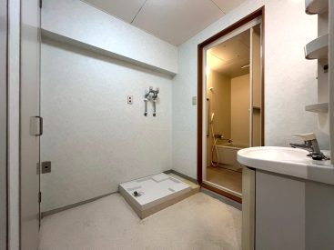 脱衣室は広め。