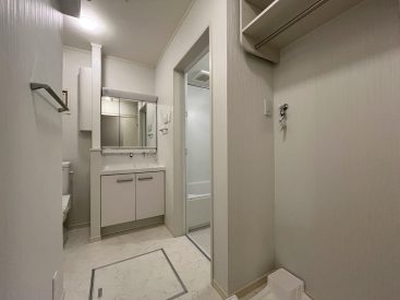 広く使い勝手のいい設備がまとまった水まわり。