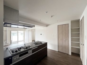 最上階の角部屋1LDK。魅力的な一部屋。