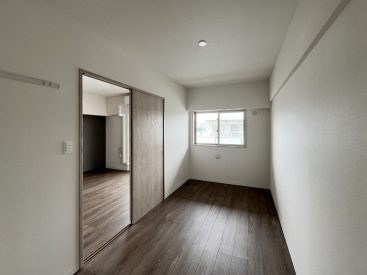 寝室や収納には6帖の部屋を。