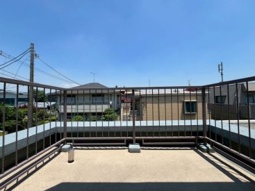 北側にもルーフバルコニー。