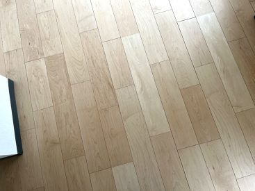 さらっとしたマットな新しいフローリング。