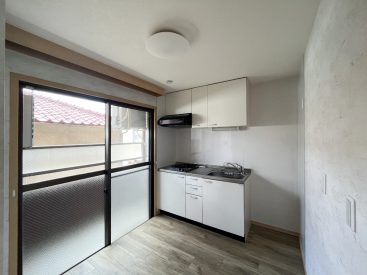 4.4帖のダイニングキッチン。