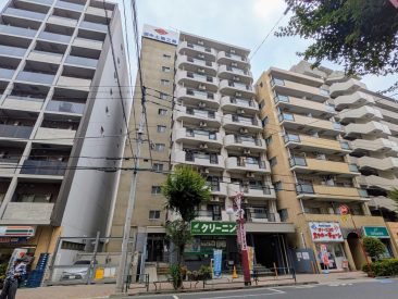 世田谷通り沿いのRCマンション。耐震改修工事実施済みです。