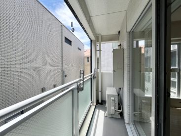 バルコニーは南東向きに。