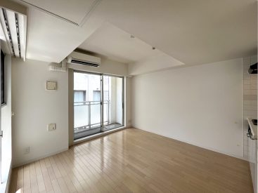 間取りは1LDK。リビングとダイニングがしっかりとつくれる広さがあります。