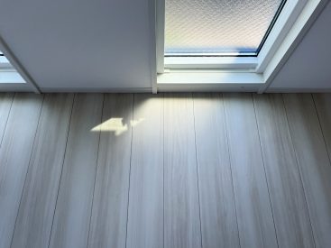 淡いカラーのクッションフロア。優しい日差しと合います。