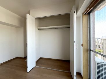 収納は洋室のクローゼットひとつ。