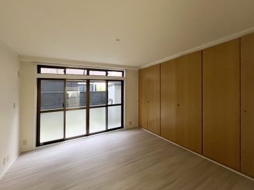 壁一面の迫力あるほどの収納が魅力です。