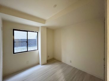 真ん中の5.2帖。全ての各部屋にクローゼットがあります。