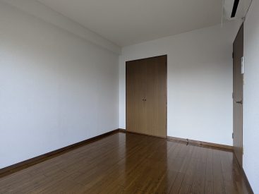 南西側の洋室。