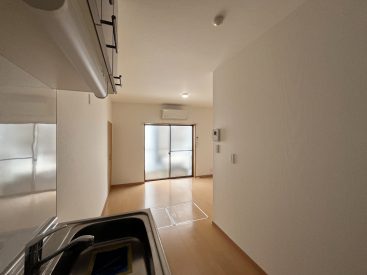 1階のため日差しはあまり届きませんが、柔らかい雰囲気の空間になります。