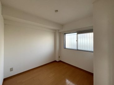 4帖の部屋は玄関の横に。