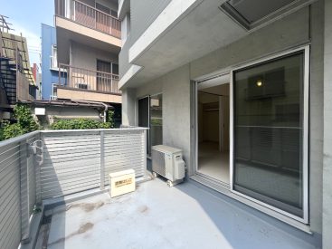 広く自由度のあるバルコニー。ここで何をしましょうか。