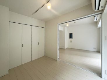 6.1帖にもエアコン完備。夏も冬も快適に。