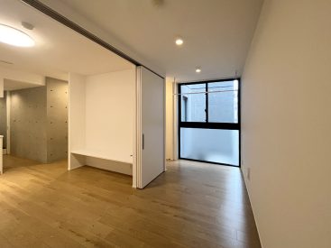 1DKの間取りですが、扉を開けっぱなしにすれば開放的なワンルームにも。