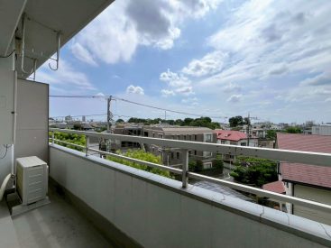 南西向き、抜け感のあるバルコニー。