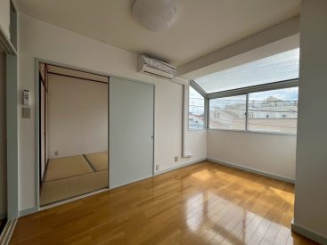 5.5帖の洋室。