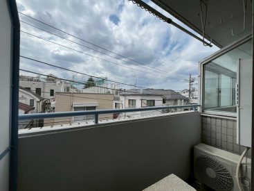 バルコニーは西向き。