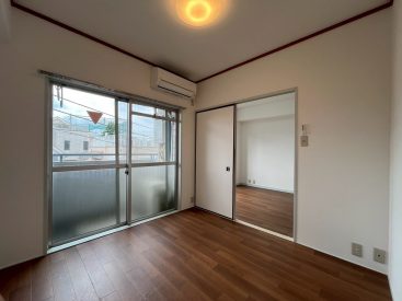 4.5帖の洋室。